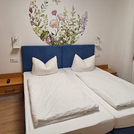 Am Schloss Hotel 3*
