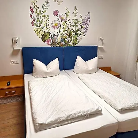 Am Schloss Hotel 3*