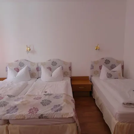 Am Schloss Hotel 3*
