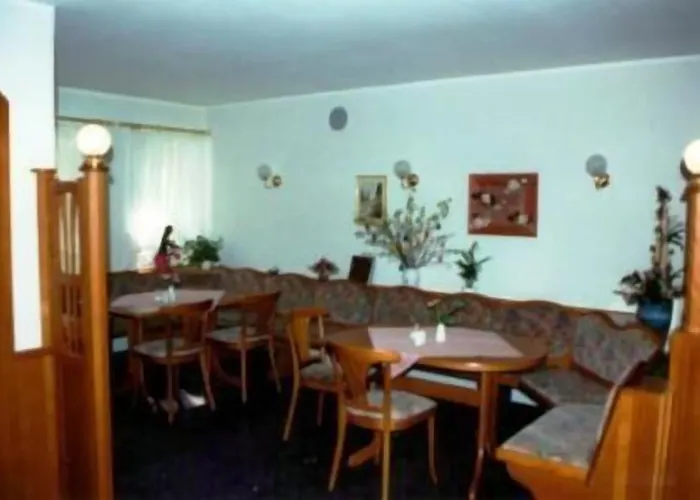Am Schloss Hotel 3*